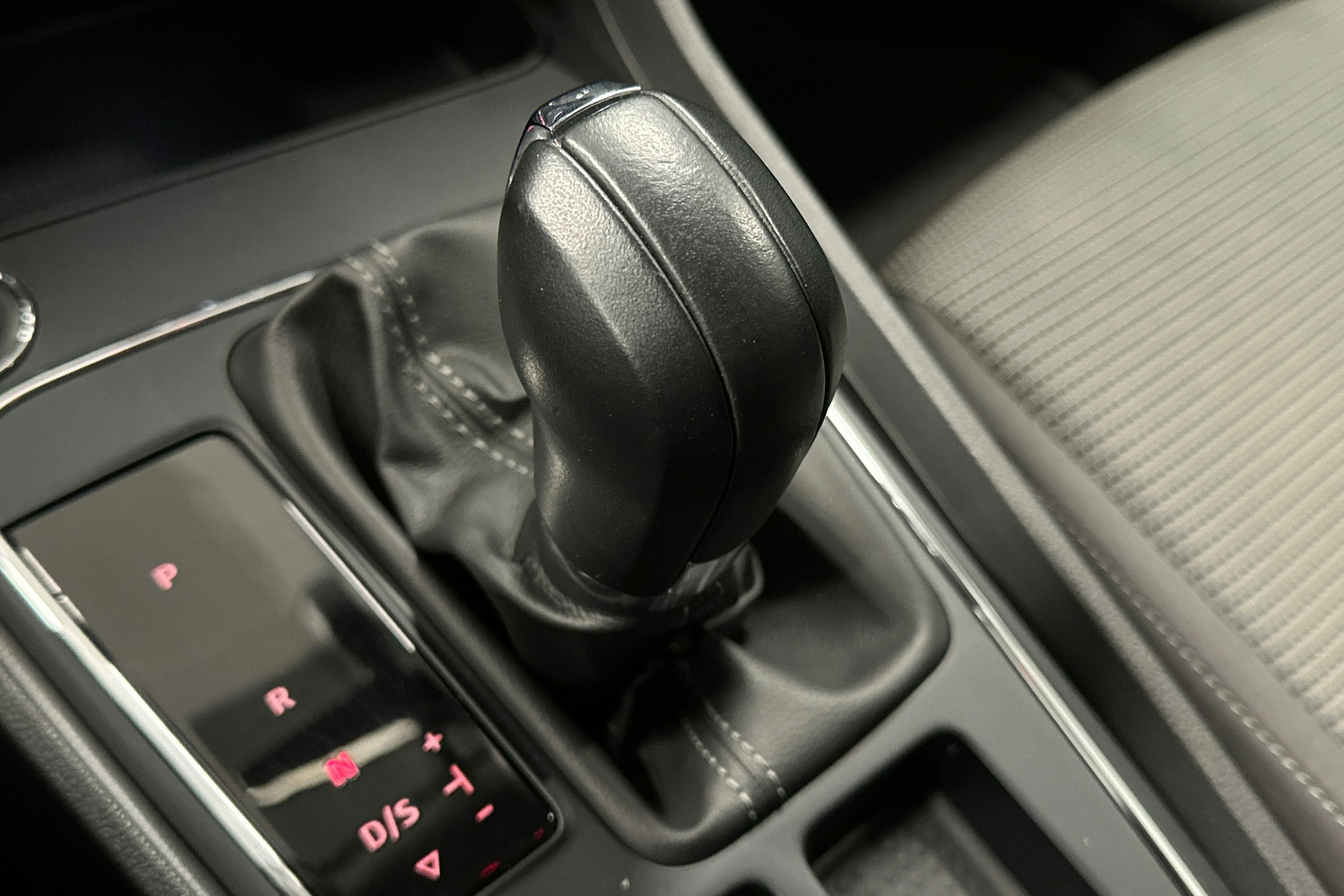 sininen SEAT Leon ST 2018 kuva 27.