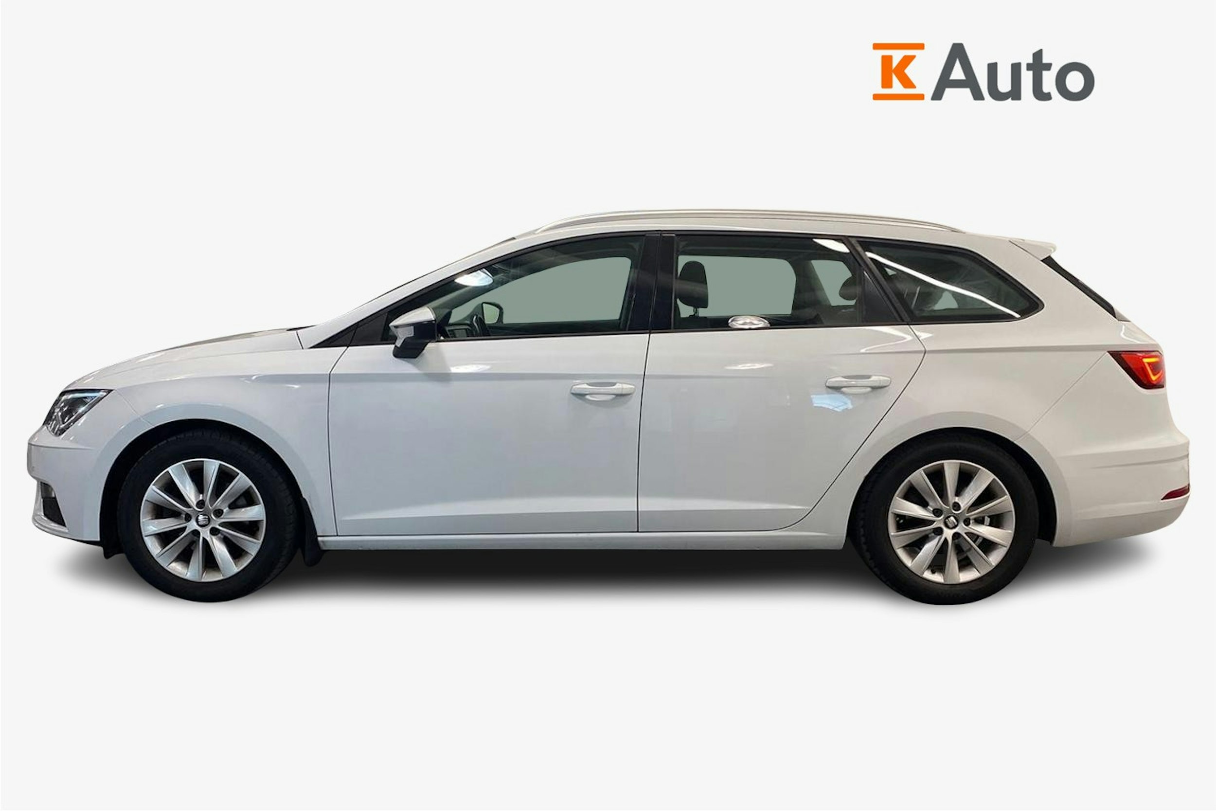 Valkoinen SEAT LEON ST 2018 kuva 6.