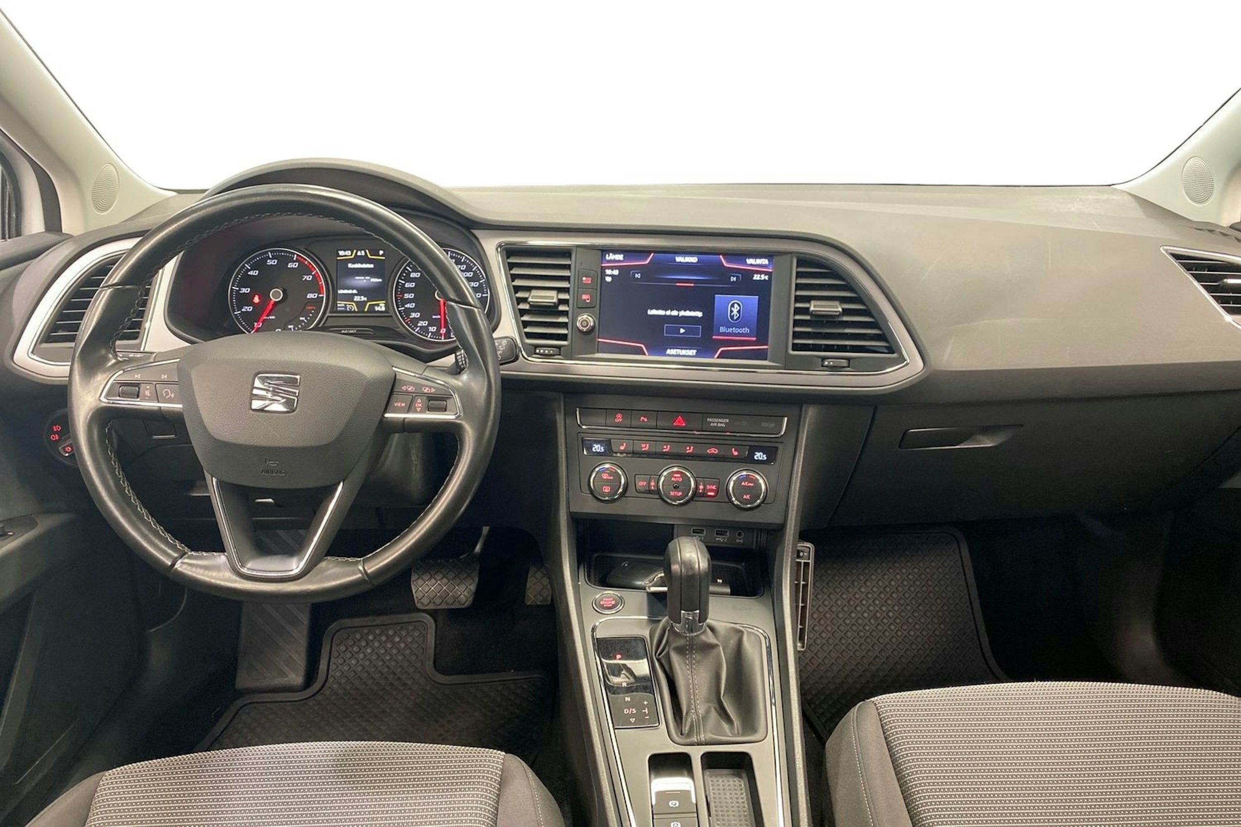 Valkoinen SEAT LEON ST 2018 kuva 9.
