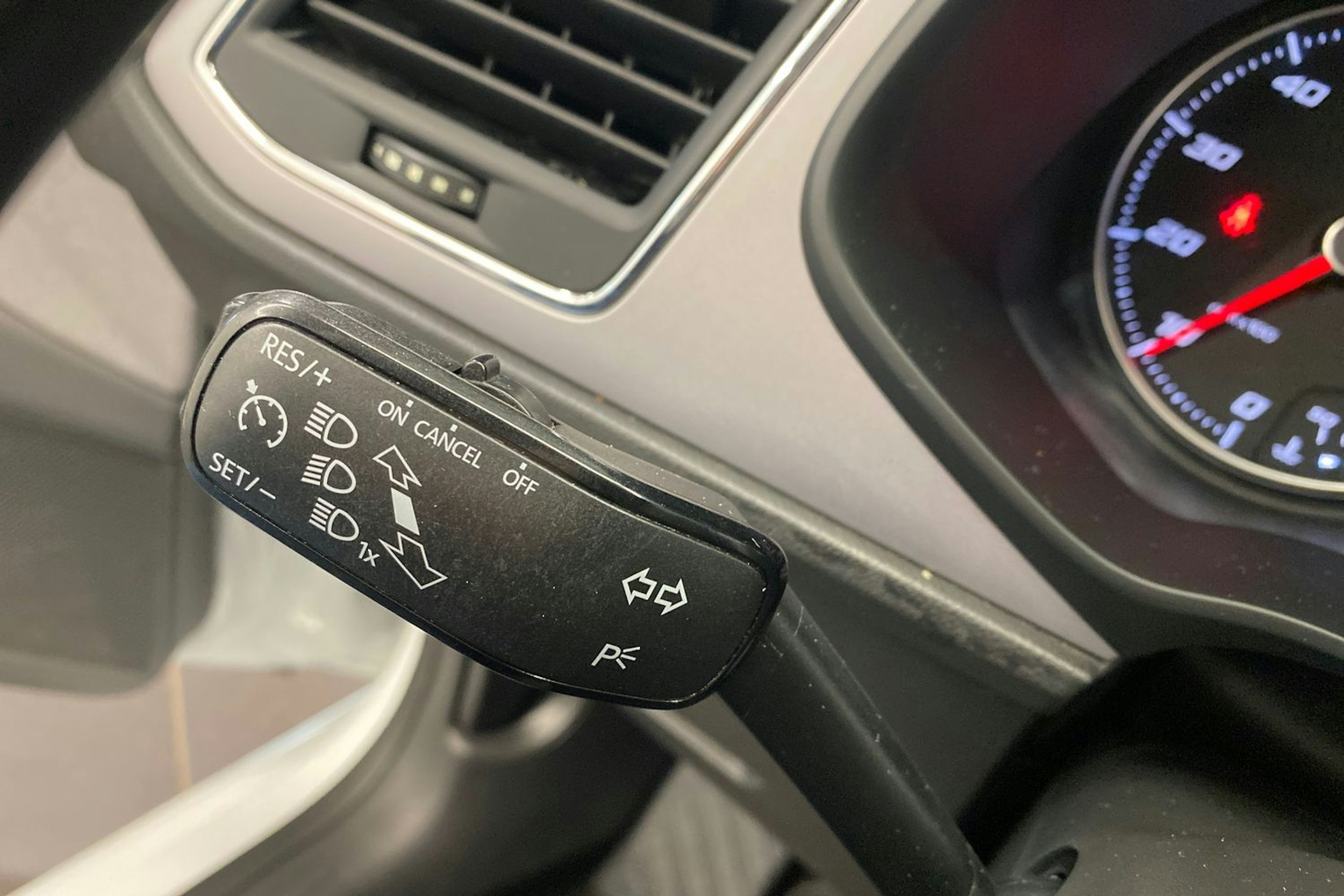 Valkoinen SEAT LEON ST 2018 kuva 24.
