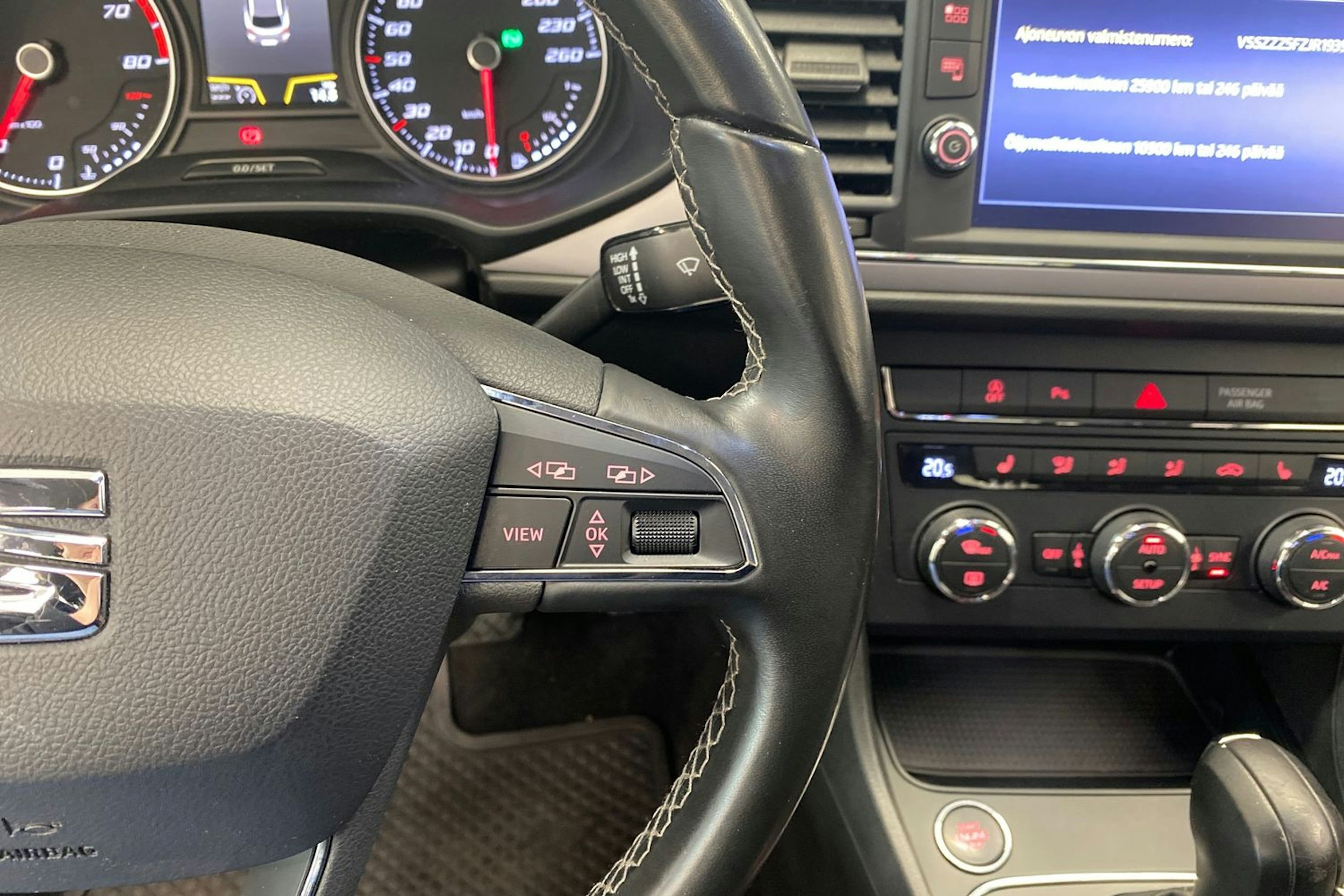 Valkoinen SEAT LEON ST 2018 kuva 26.