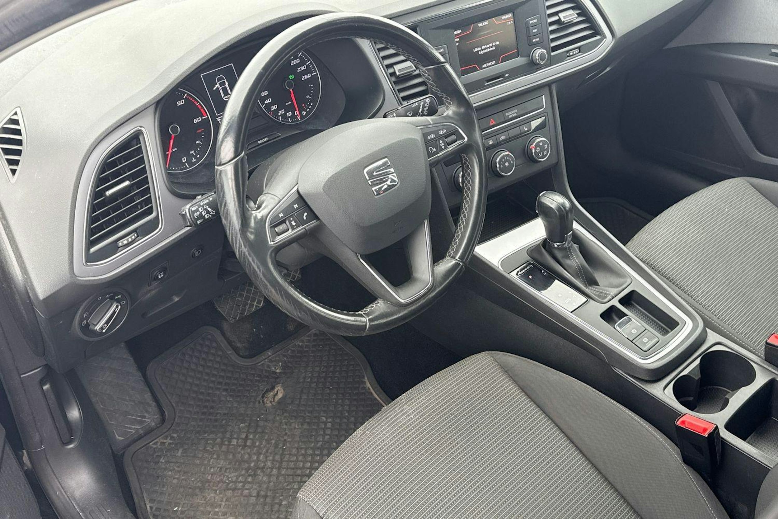 musta SEAT Leon ST 2018 kuva 6.