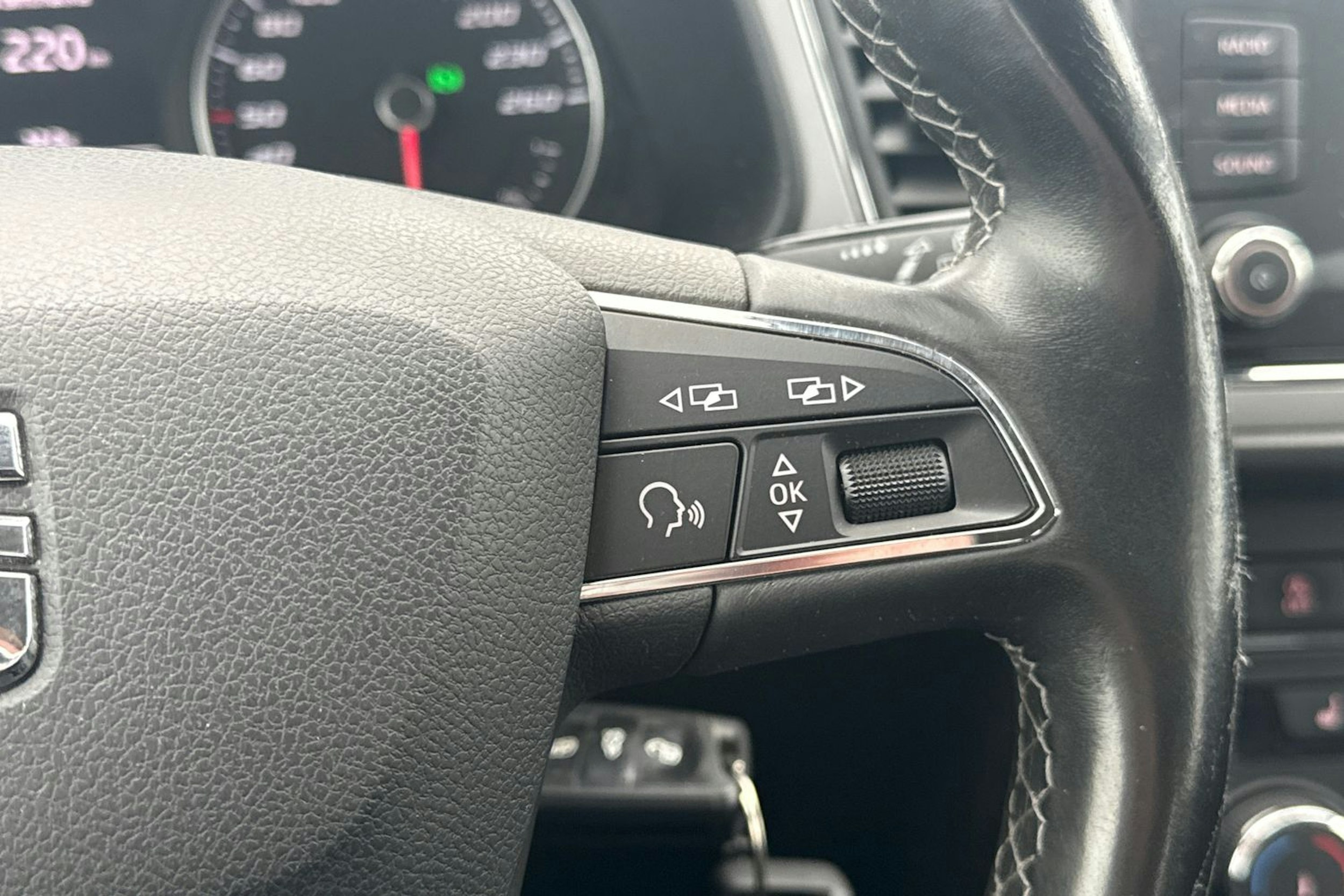 musta SEAT Leon ST 2018 kuva 13.