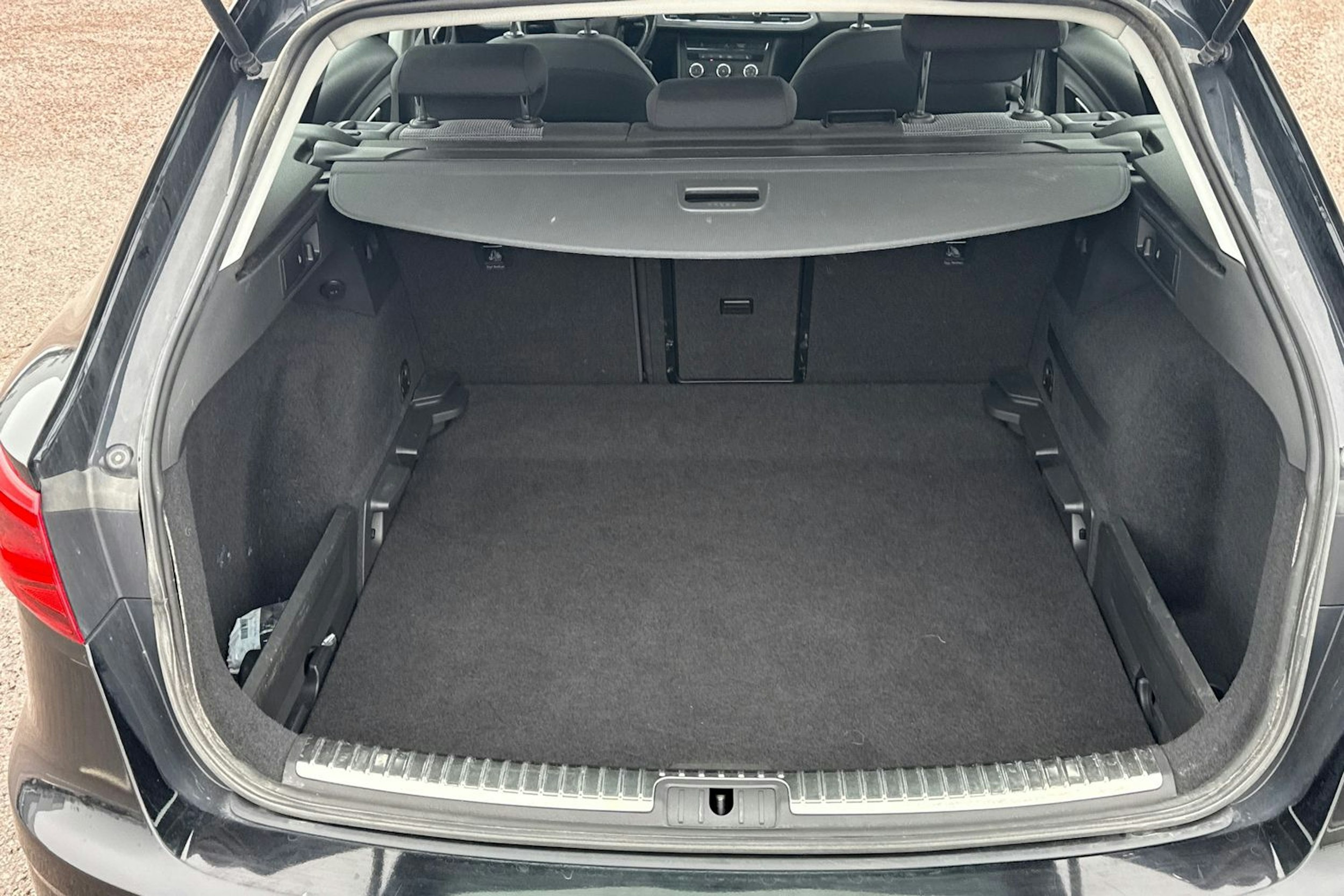 musta SEAT Leon ST 2018 kuva 18.