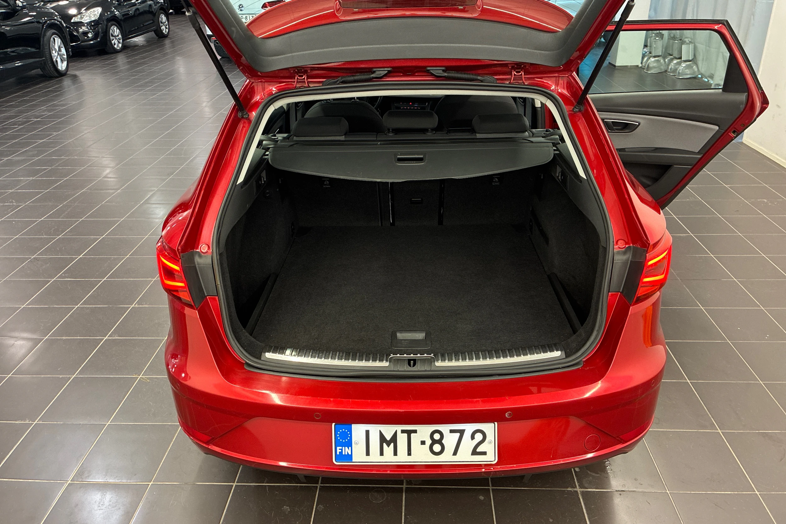 vihreä SEAT Leon ST 2018 kuva 15.