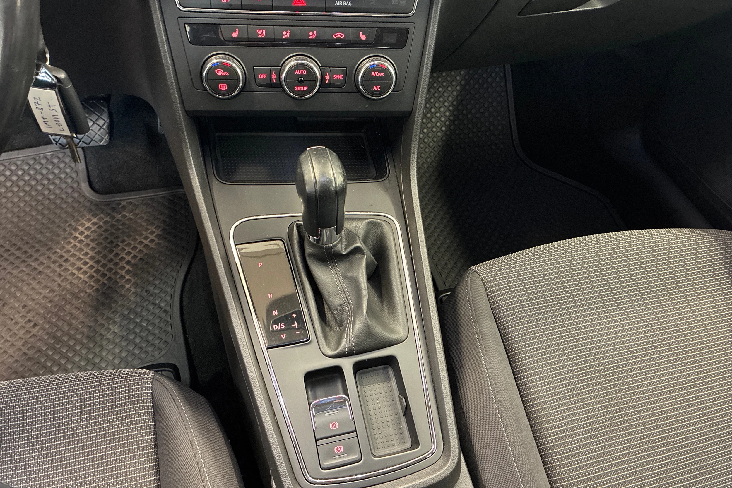 vihreä SEAT Leon ST 2018 kuva 18.