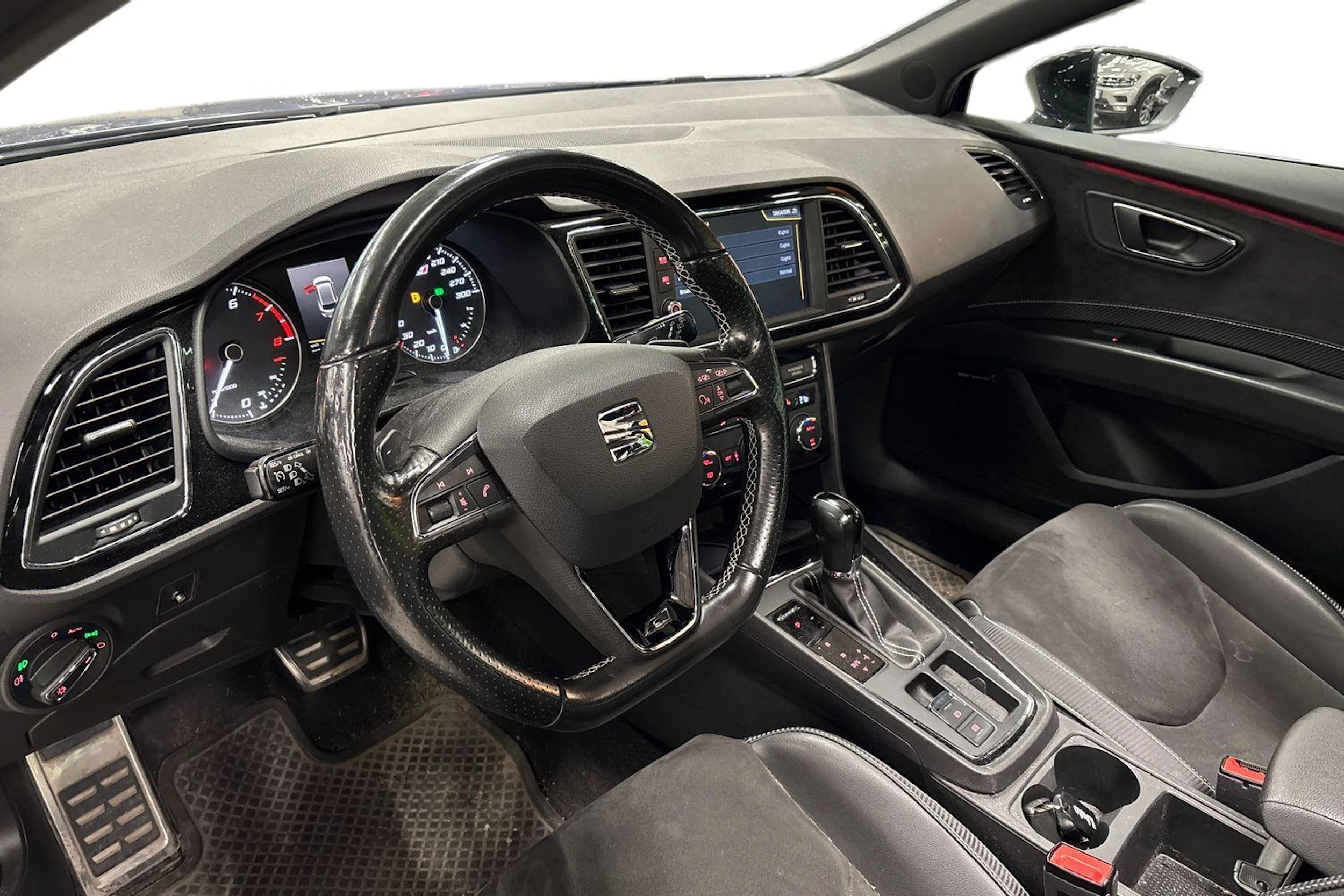 sininen SEAT Leon ST 2018 kuva 3.