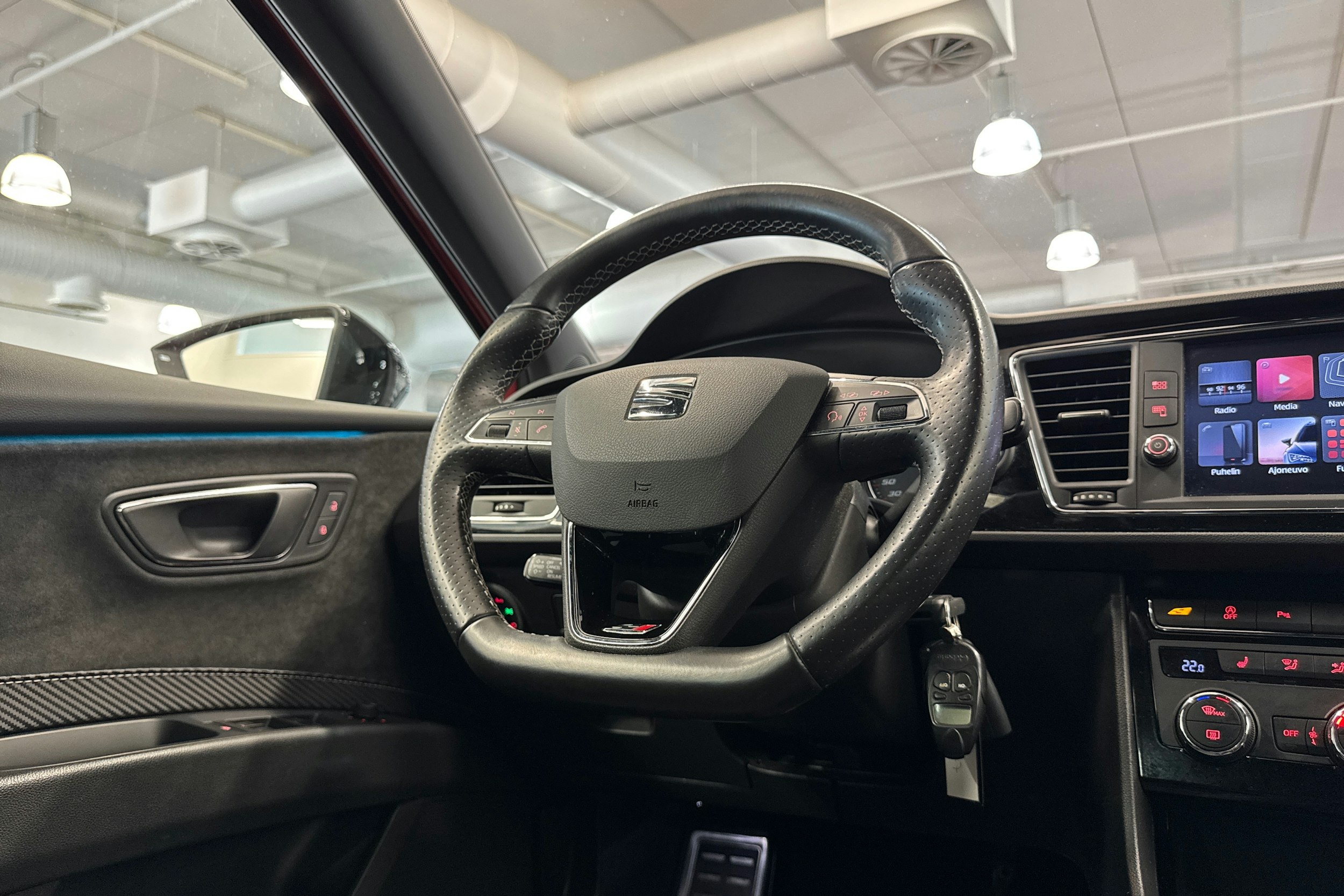 met. vihreä SEAT Leon ST 2018 kuva 16.