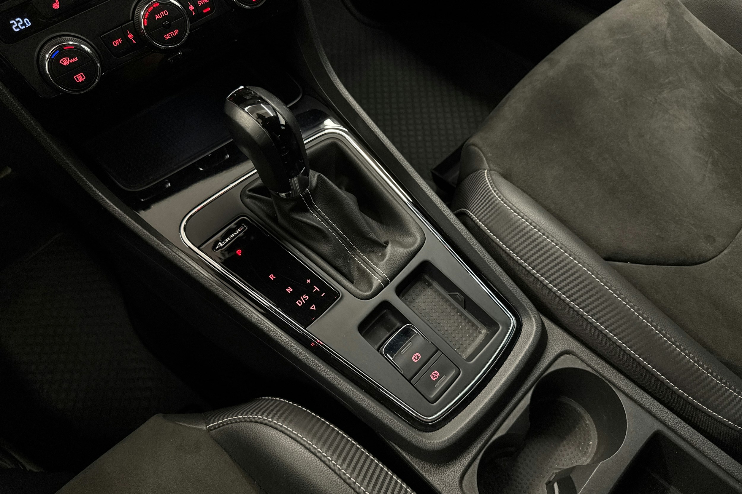 met. vihreä SEAT Leon ST 2018 kuva 27.
