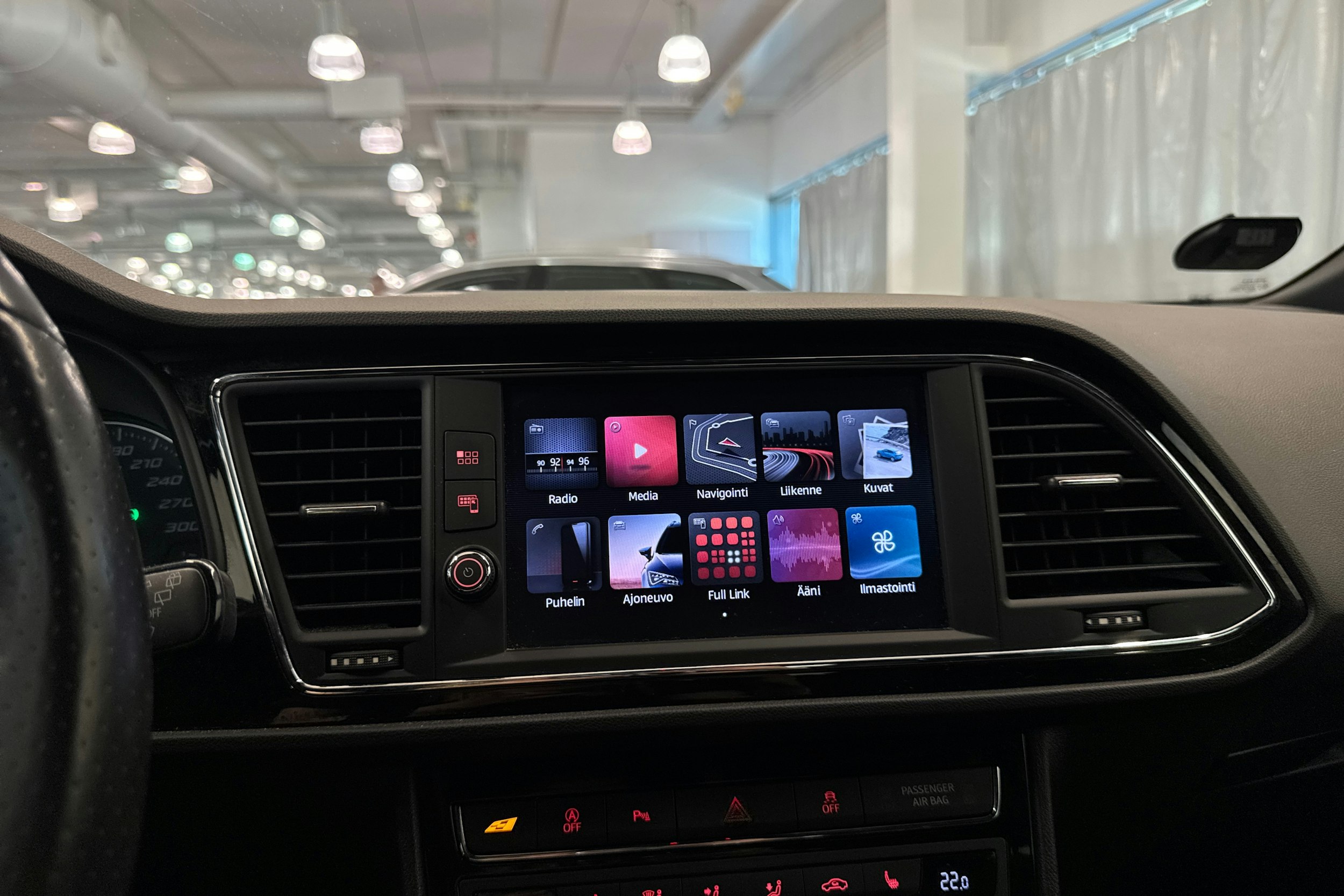 met. vihreä SEAT Leon ST 2018 kuva 29.