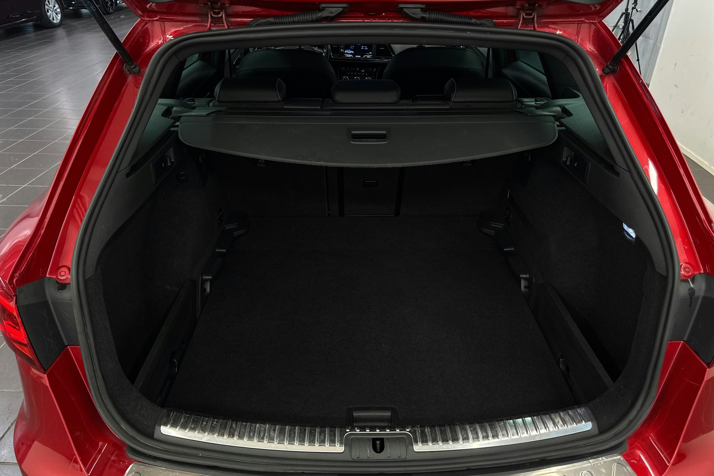 met. vihreä SEAT Leon ST 2018 kuva 35.