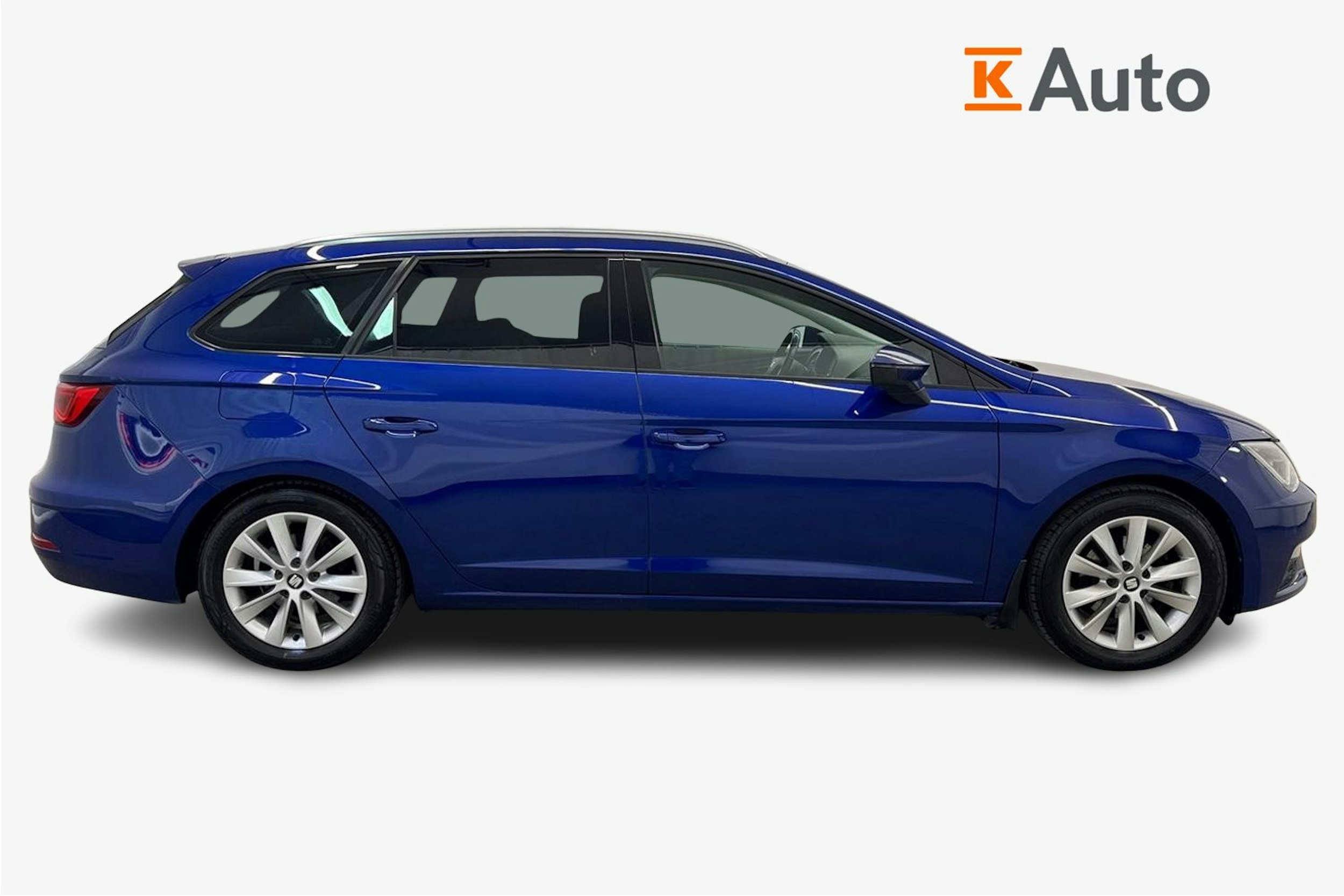 sininen SEAT Leon ST 2018 kuva 6.