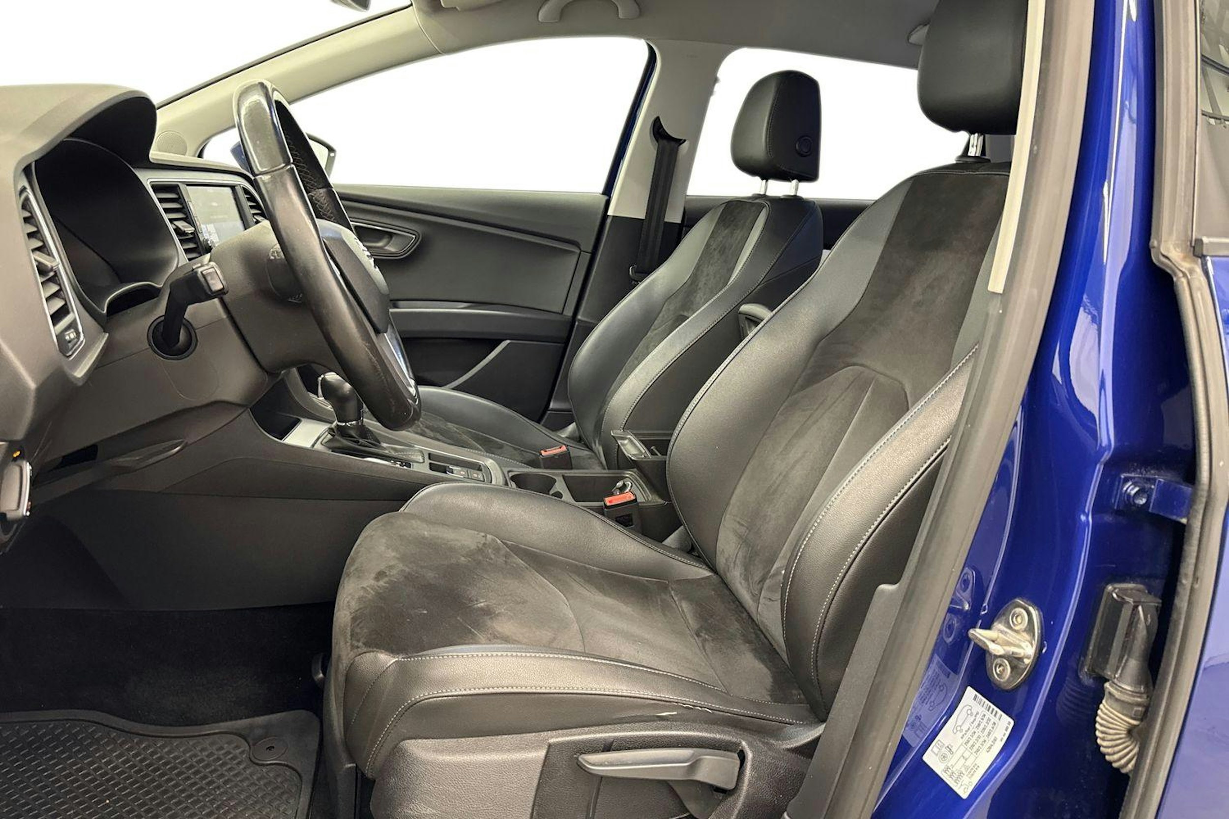 sininen SEAT Leon ST 2018 kuva 10.