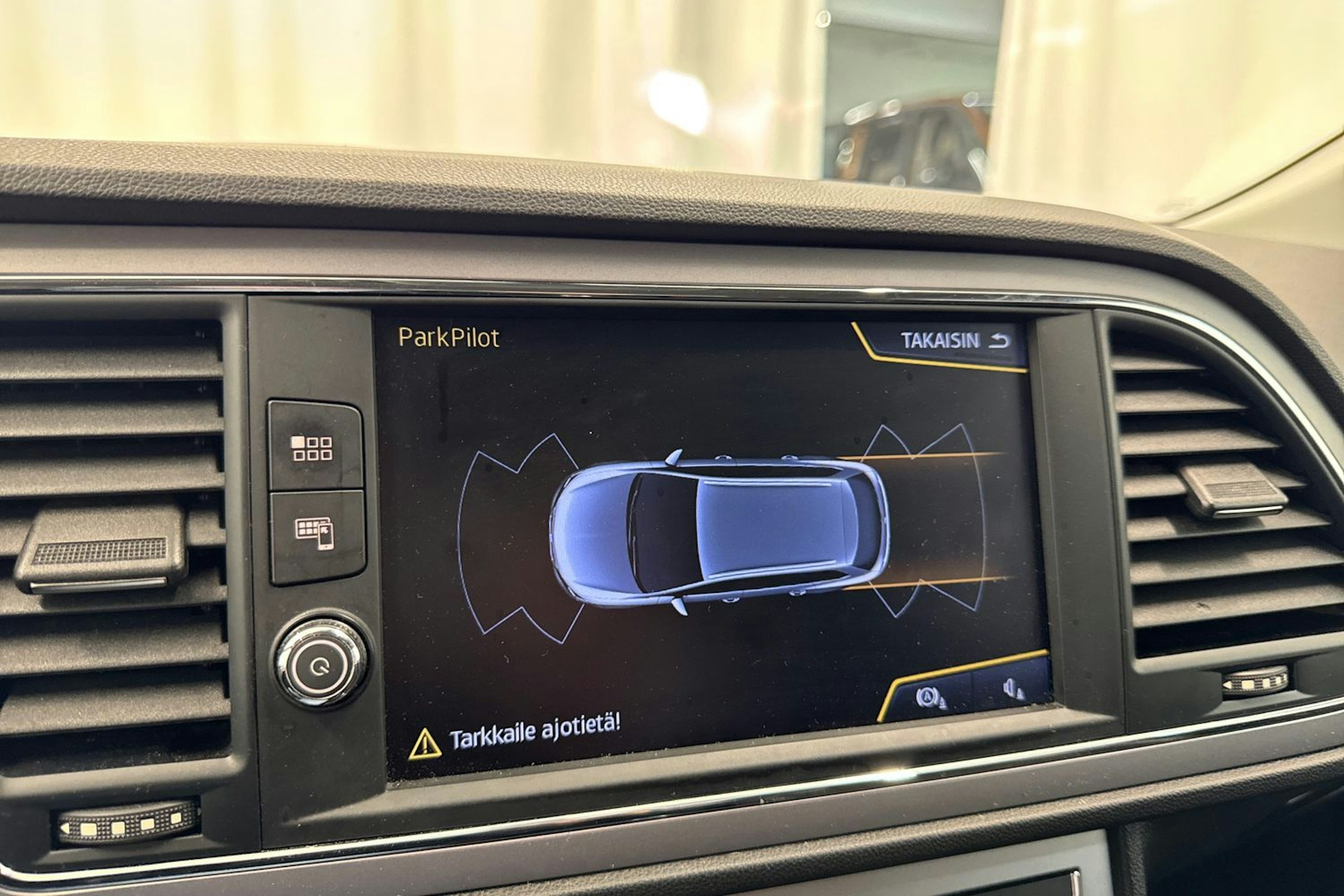 sininen SEAT Leon ST 2018 kuva 14.