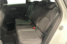 valkoinen SEAT Leon ST 2018 kuva 8.