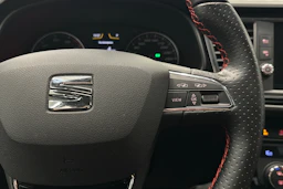 valkoinen SEAT Leon ST 2018 kuva 12.