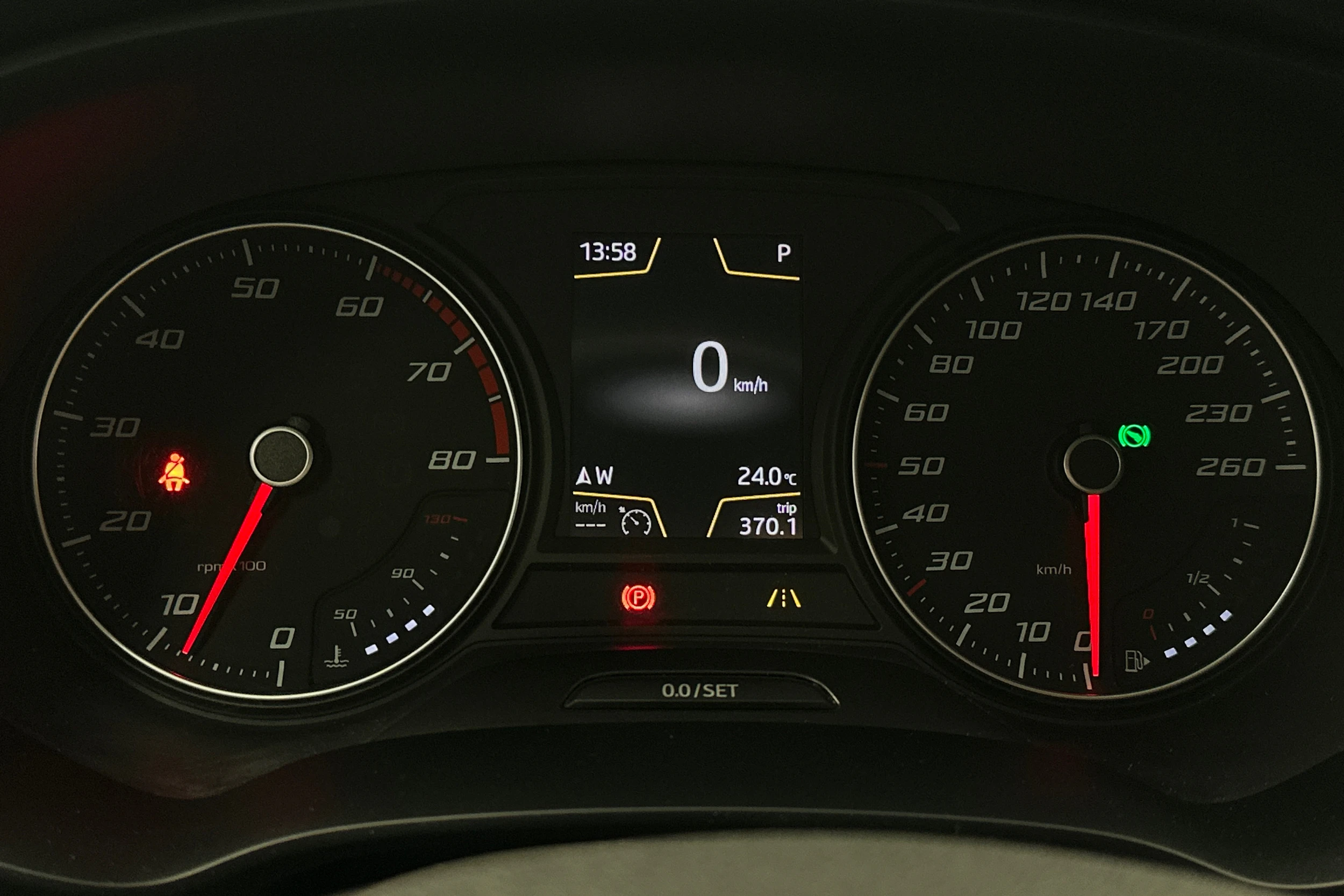 valkoinen SEAT Leon ST 2018 kuva 13.