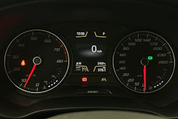 valkoinen SEAT Leon ST 2018 kuva 13.