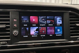valkoinen SEAT Leon ST 2018 kuva 17.