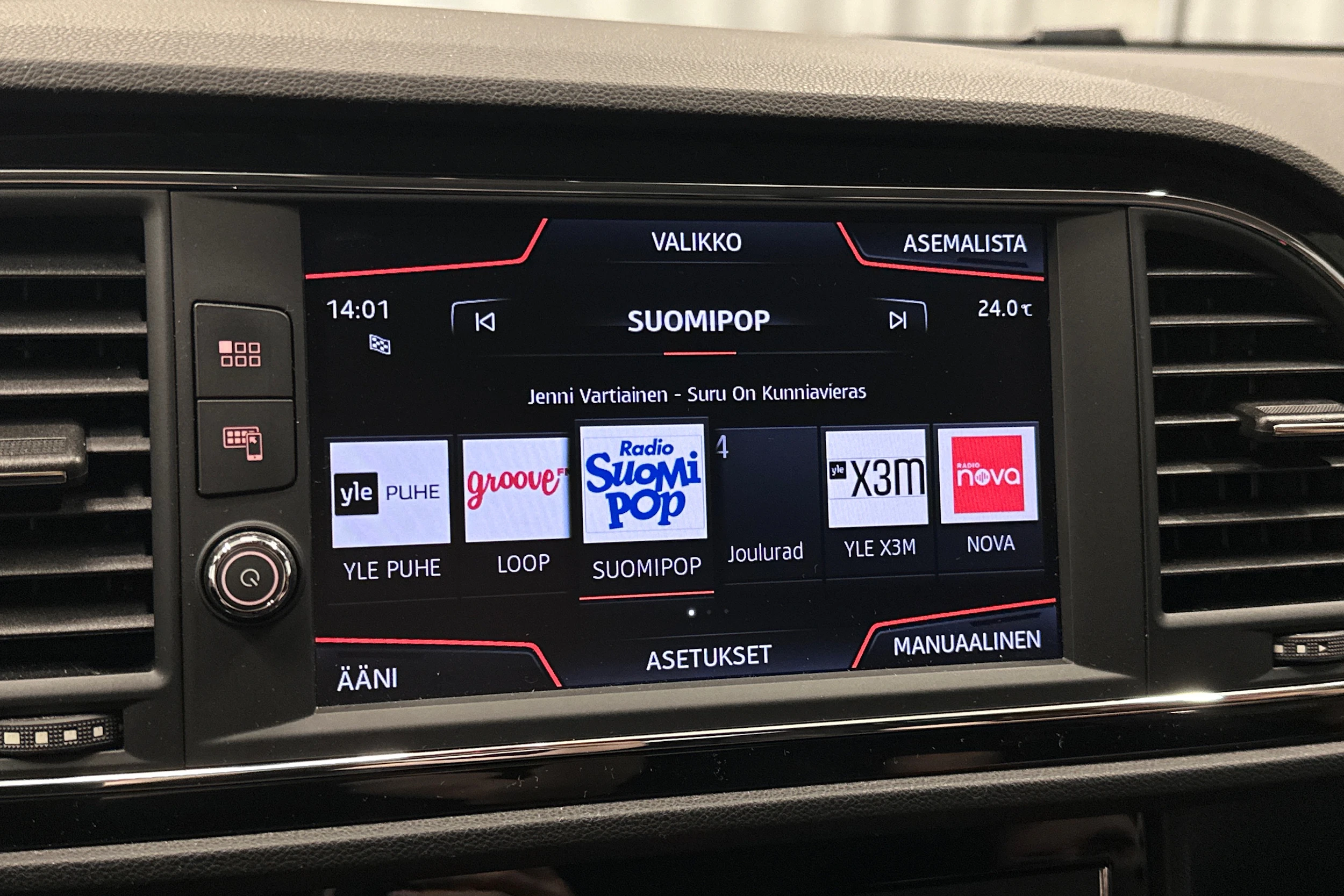 valkoinen SEAT Leon ST 2018 kuva 18.