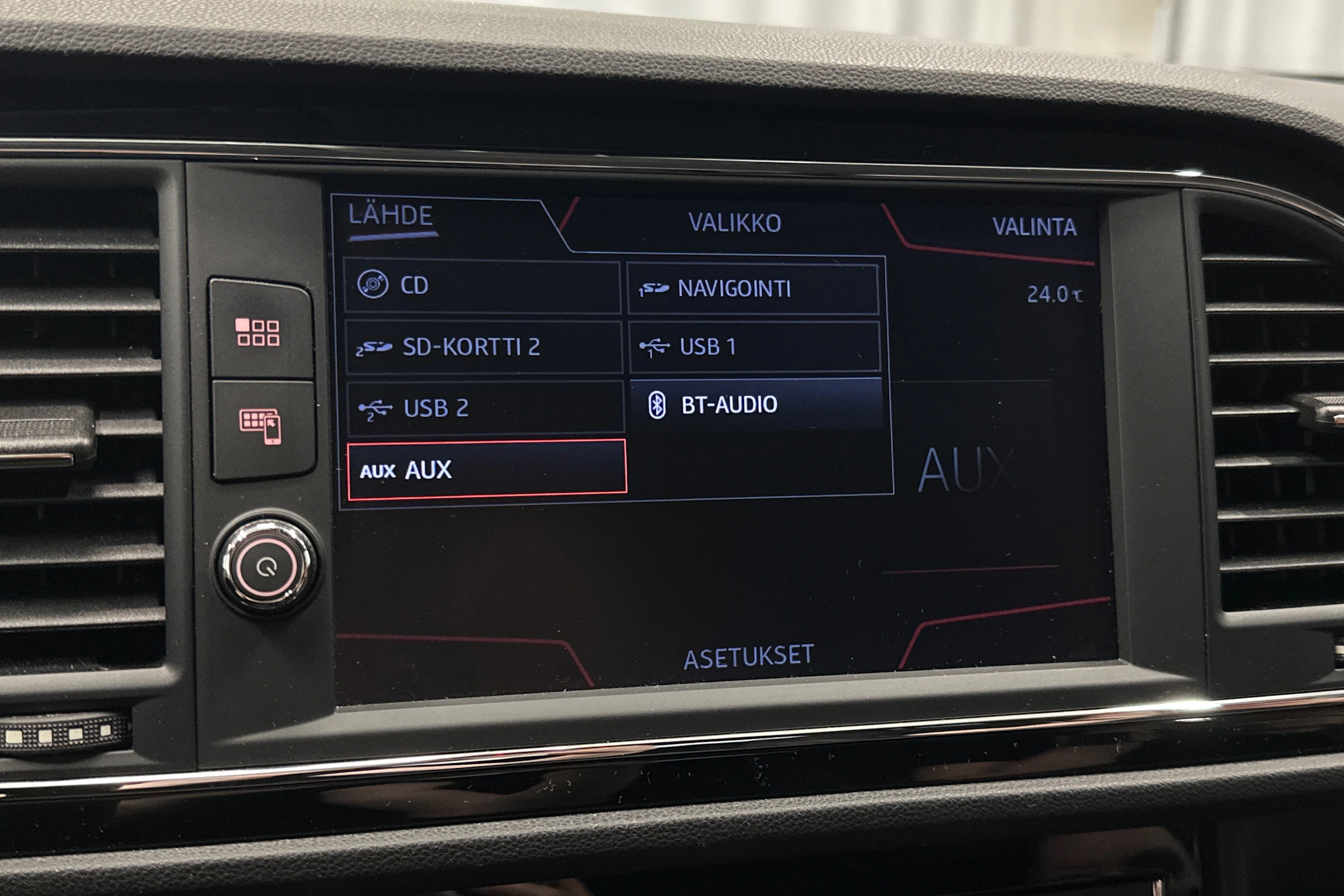 valkoinen SEAT Leon ST 2018 kuva 19.