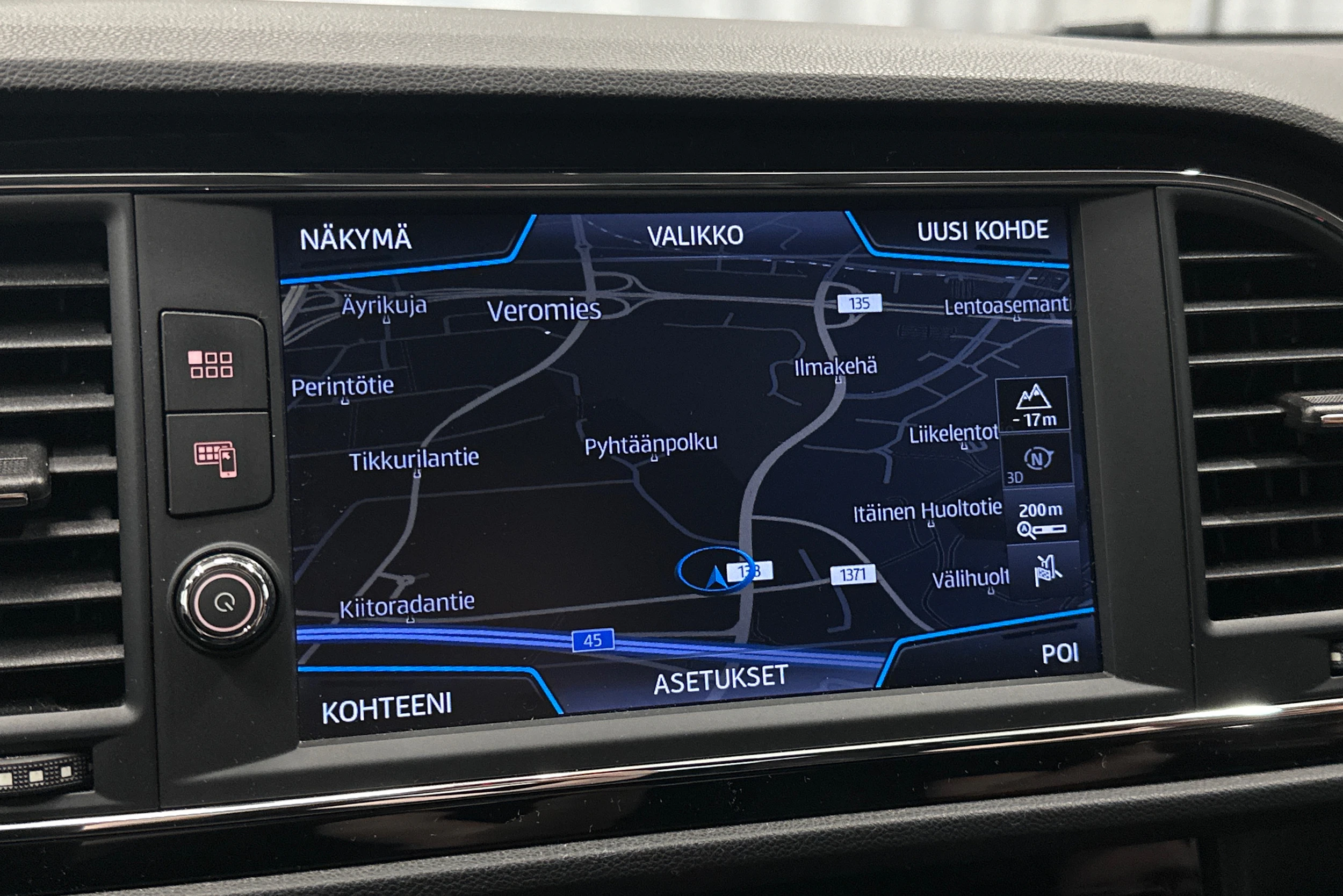 valkoinen SEAT Leon ST 2018 kuva 20.