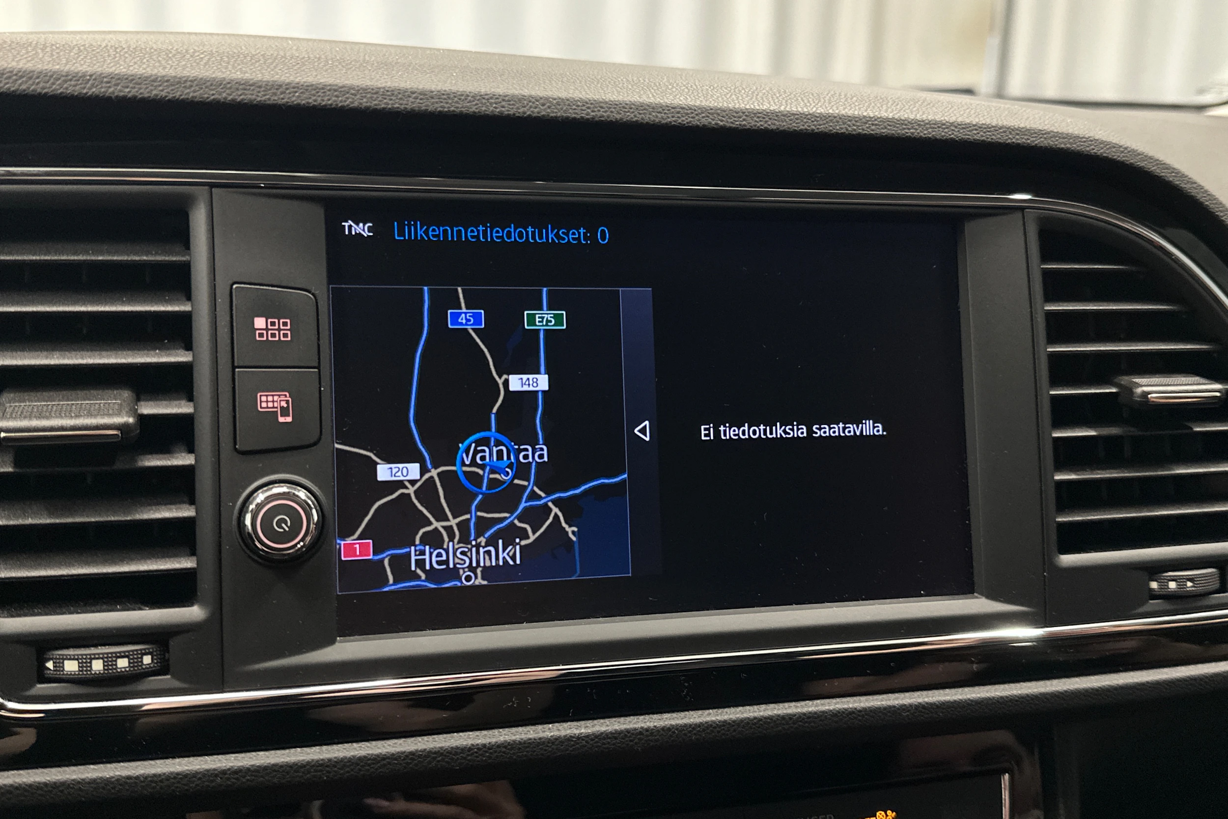 valkoinen SEAT Leon ST 2018 kuva 21.