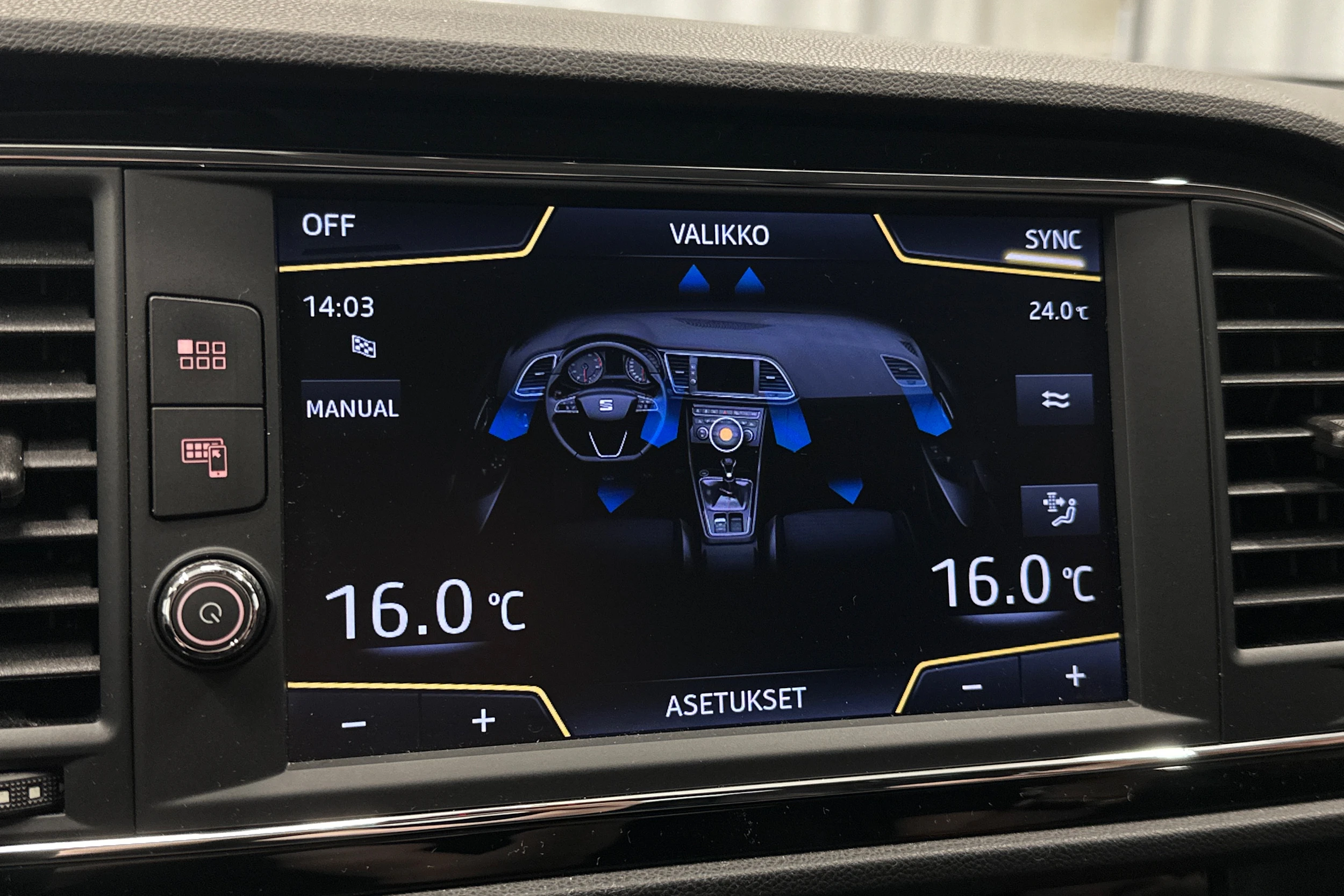 valkoinen SEAT Leon ST 2018 kuva 24.
