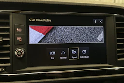 valkoinen SEAT Leon ST 2018 kuva 28.