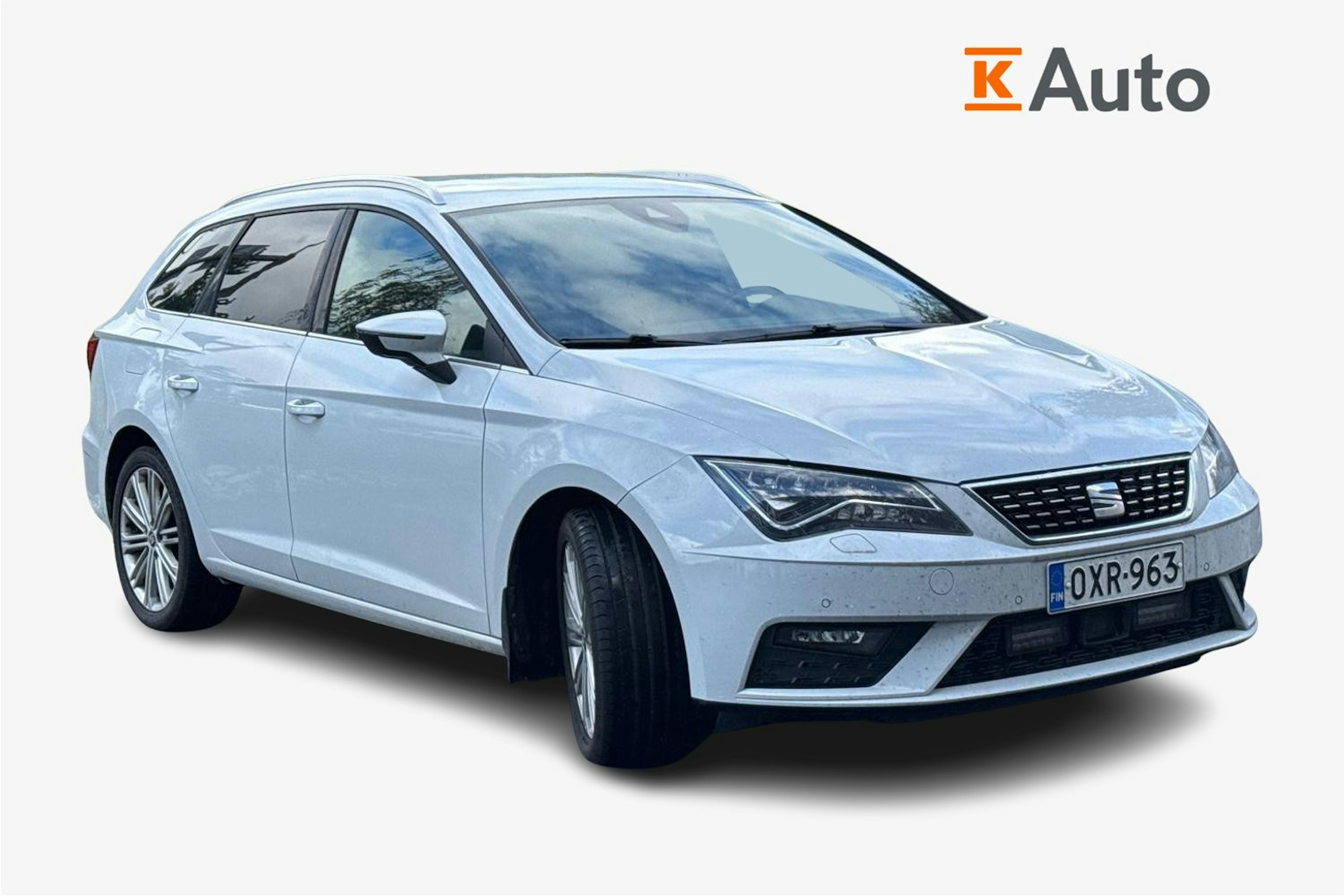 valkoinen SEAT Leon ST 2018 kuva 1.