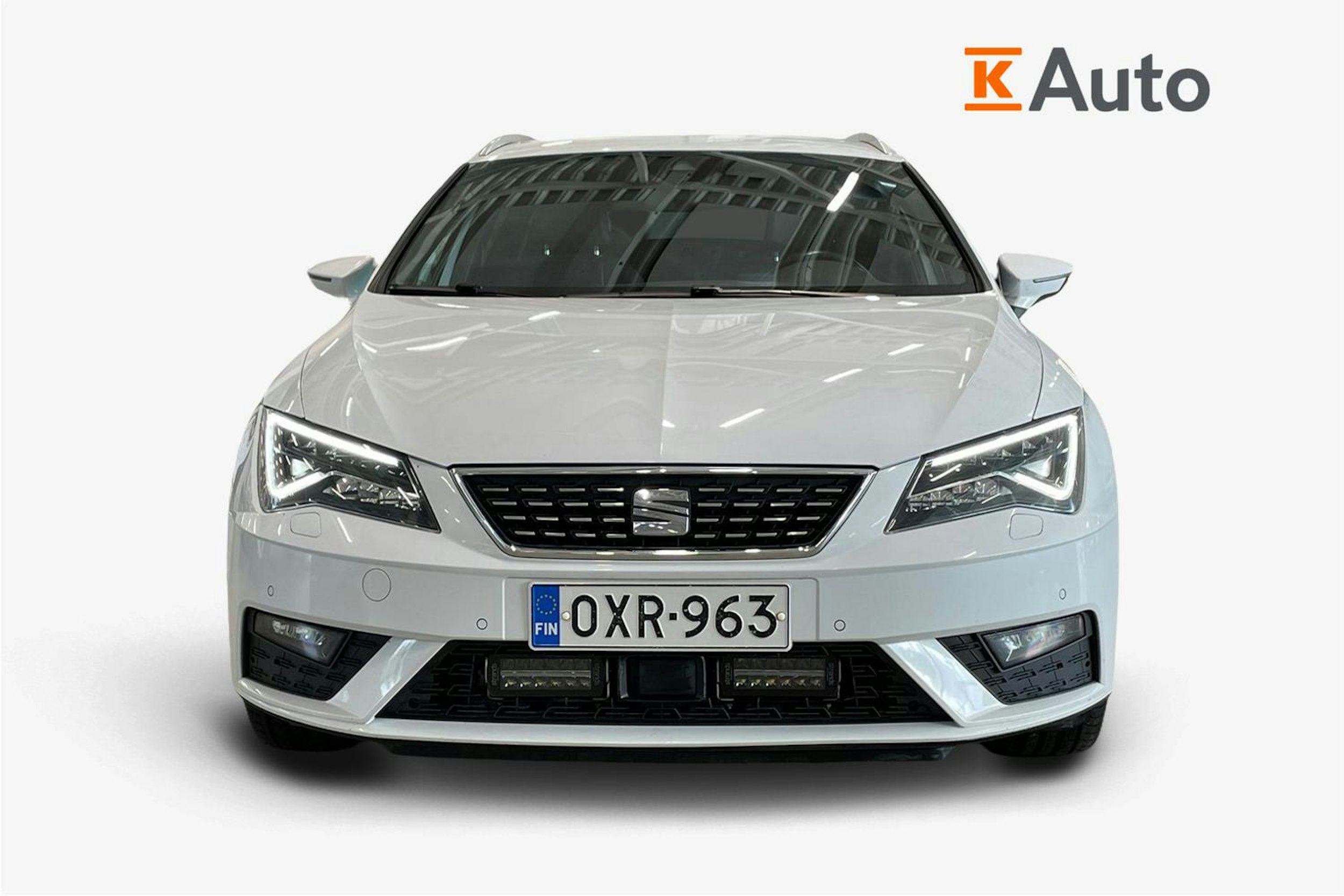 valkoinen SEAT Leon ST 2018 kuva 5.