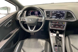 valkoinen SEAT Leon ST 2018 kuva 9.