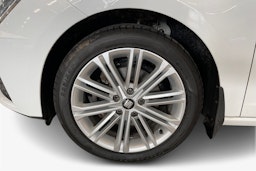 valkoinen SEAT Leon ST 2018 kuva 11.