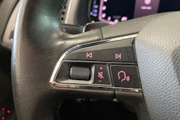 valkoinen SEAT Leon ST 2018 kuva 17.
