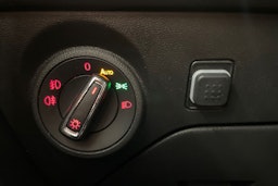 valkoinen SEAT Leon ST 2018 kuva 22.