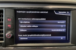 valkoinen SEAT Leon ST 2018 kuva 30.