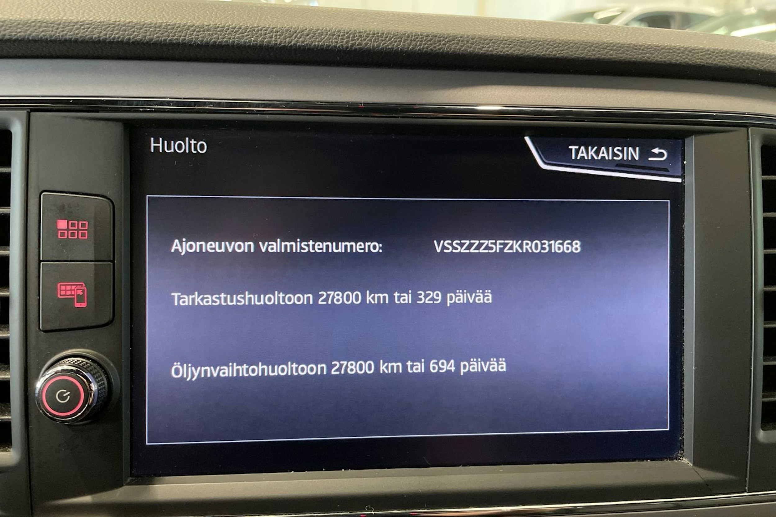 valkoinen SEAT Leon ST 2018 kuva 34.