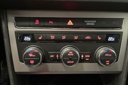valkoinen SEAT Leon ST 2018 kuva 35.