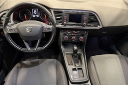 valkoinen SEAT Leon ST 2018 kuva 7.