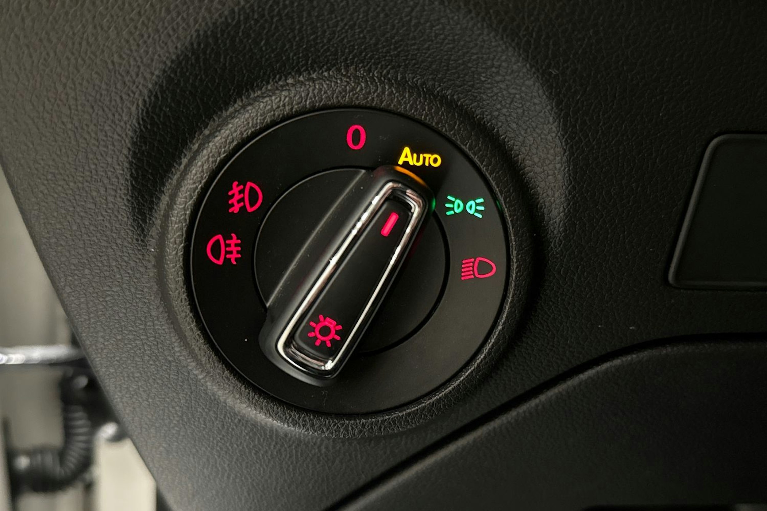 valkoinen SEAT Leon ST 2018 kuva 18.