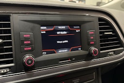 valkoinen SEAT Leon ST 2018 kuva 20.