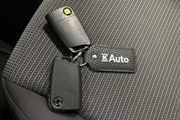 valkoinen SEAT Leon ST 2018 kuva 23.