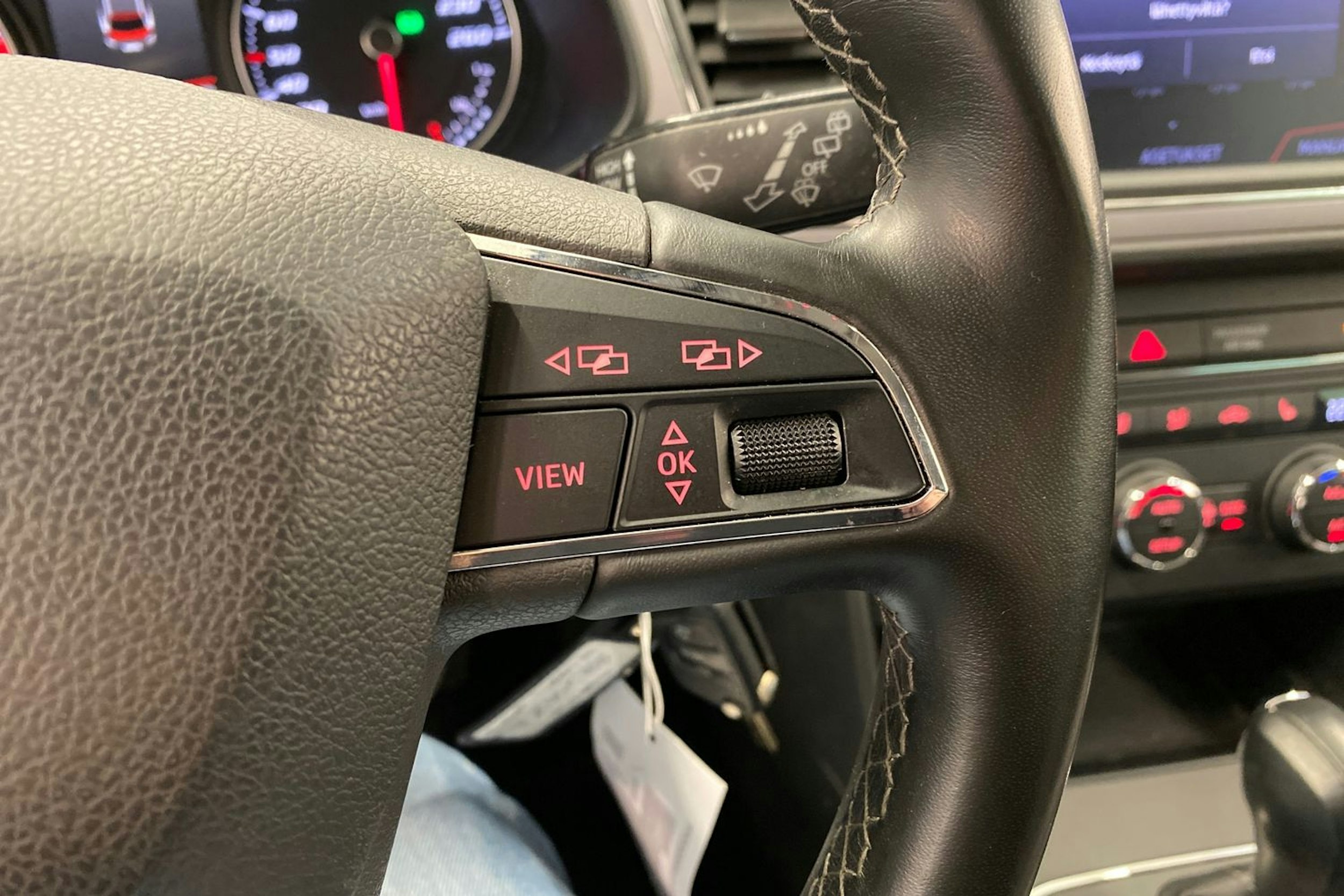 Musta SEAT LEON ST 2018 kuva 18.
