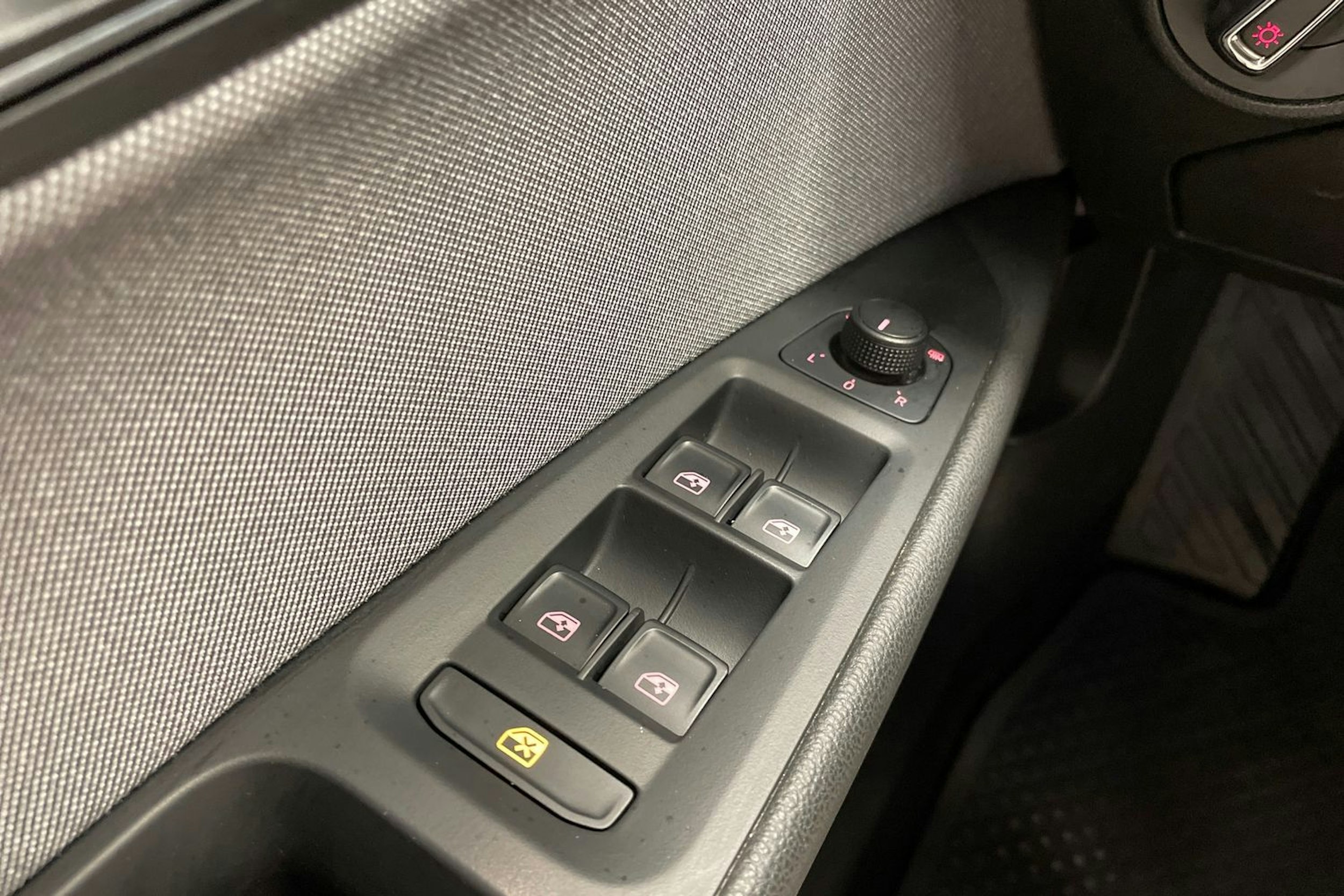 harmaa SEAT Leon ST 2019 kuva 24.