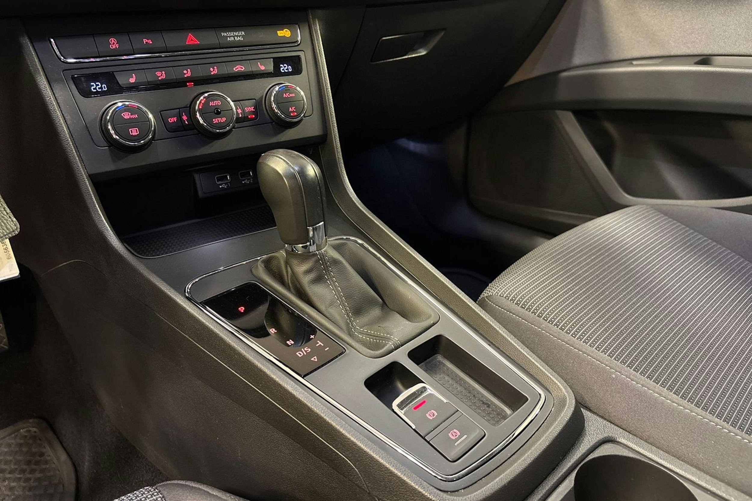 met. vihreä SEAT Leon ST 2019 kuva 15.