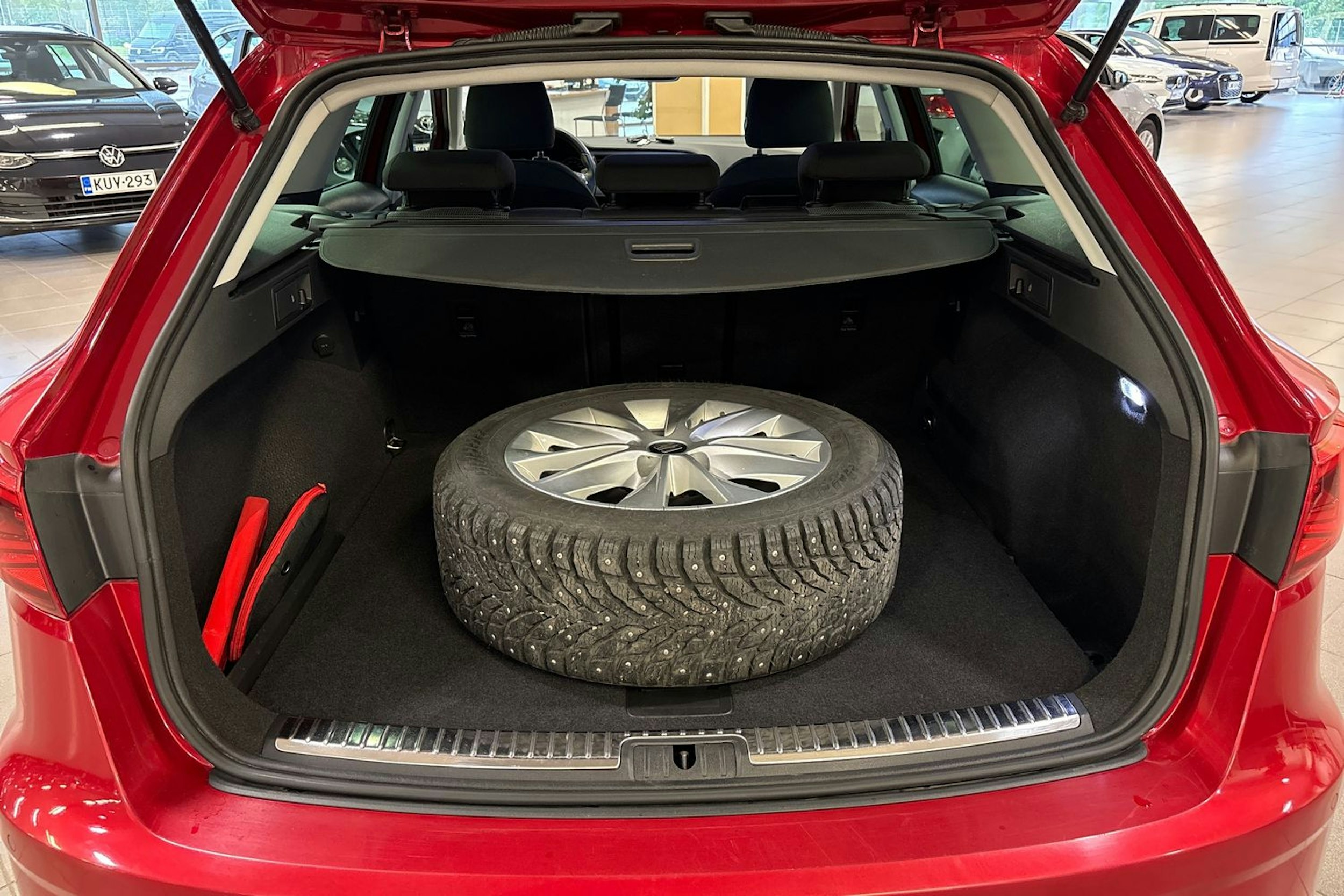 met. vihreä SEAT Leon ST 2019 kuva 18.