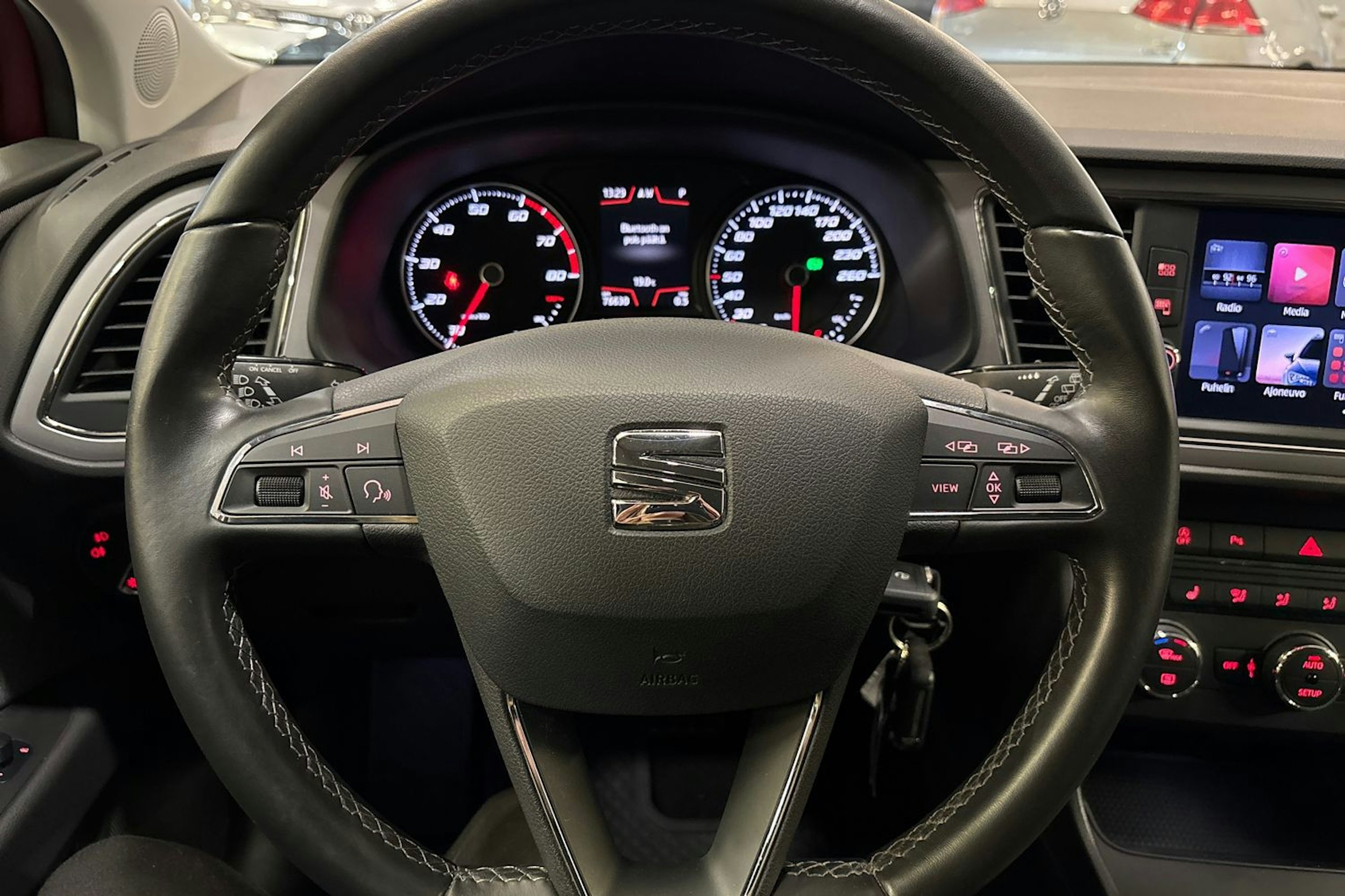 met. vihreä SEAT Leon ST 2019 kuva 21.