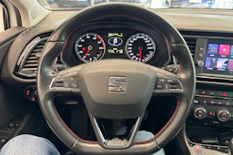 valkoinen SEAT Leon ST 2019 kuva 12.