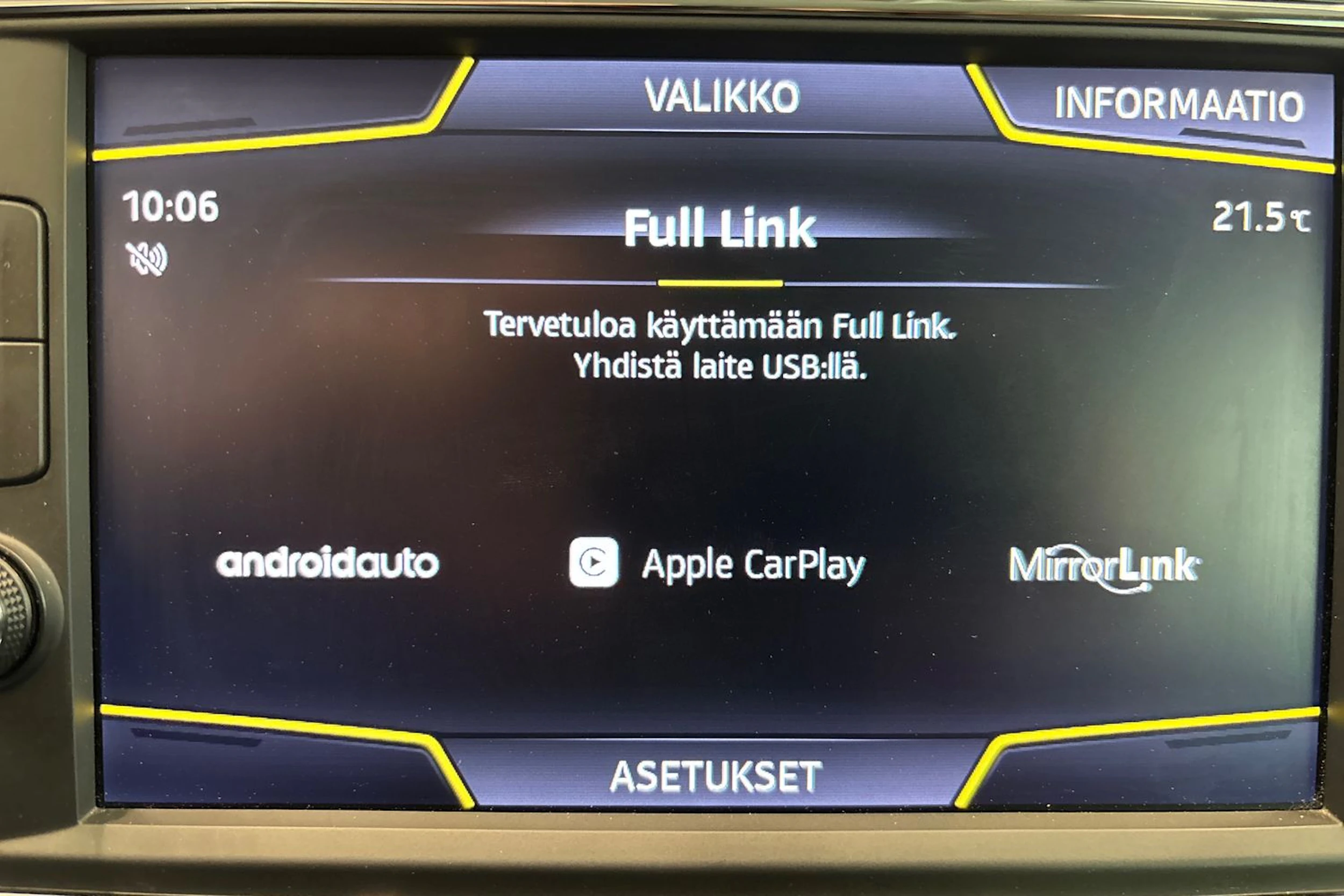 valkoinen SEAT Leon ST 2019 kuva 19.