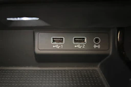 valkoinen SEAT Leon ST 2019 kuva 22.